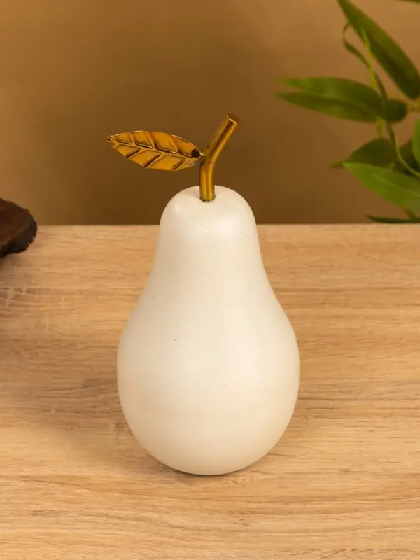 Сувенир "Груша с золотым листом" 10х10х21 см, цв. матовый белый