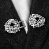 Зажим для кардигана &laquo;Бермуды&raquo;, цвет белый в серебре