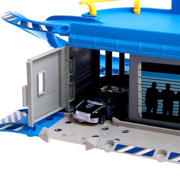 Парковка «Полицейский участок», с металлическими машинками и вертолётом Парковка «Полицейский участок», с металлическими машинками и вертолётом