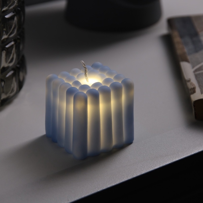 Светодиодная фигура «Куб» 5х5 см, батарейки АG13х3 (в комплекте), свечение теплое белое Светодиодная фигура «Куб» 5х5 см, батарейки АG13х3 (в комплекте), свечение теплое белое