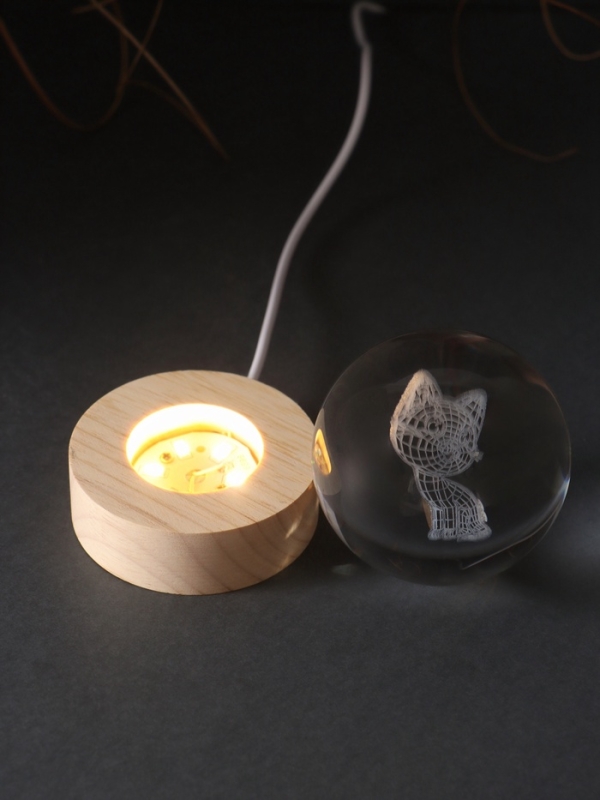 Сувенир стекло подсветка "Шар. Котёнок" d=6 см подставка дерево, USB