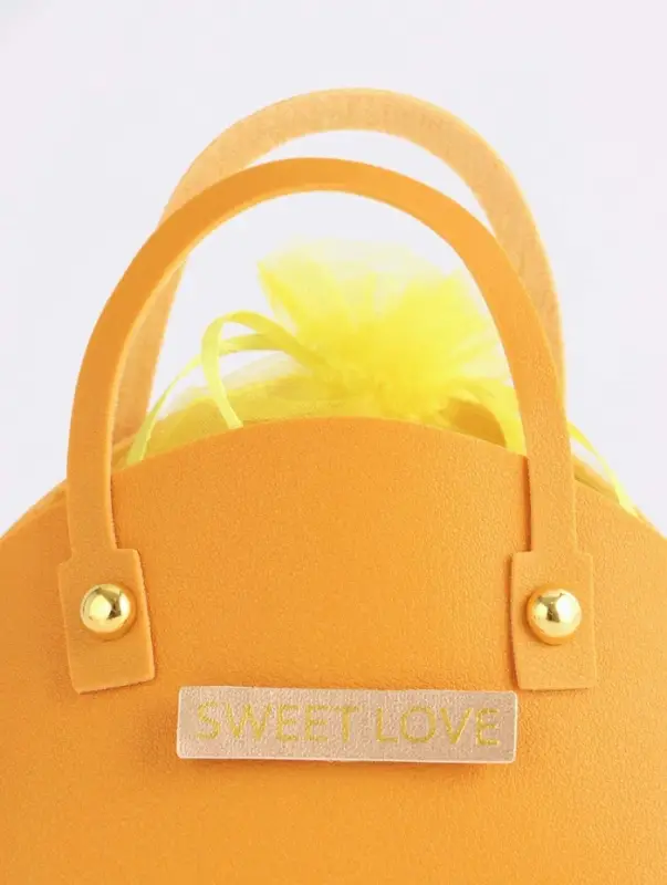 Кожанная подарочная сумочка 14 х 6,5 х 12,8 см желтая