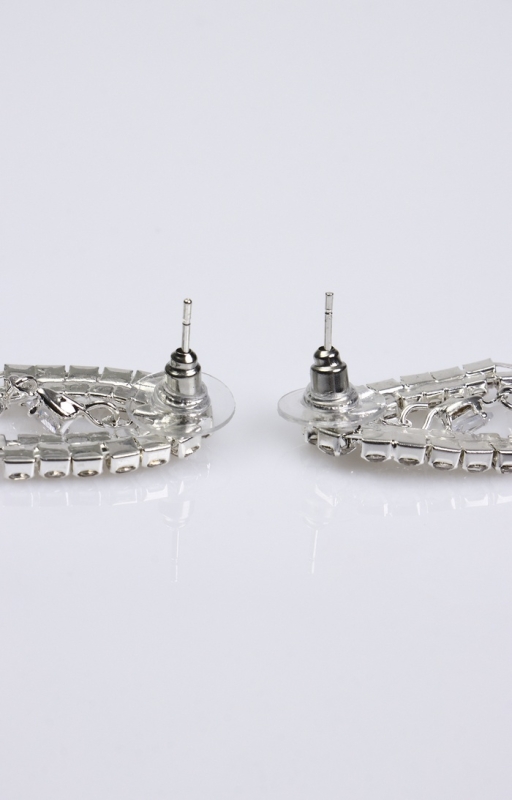 Серьги висячие со стразами &laquo;Водопад&raquo; гроздь, цвет белый в серебре