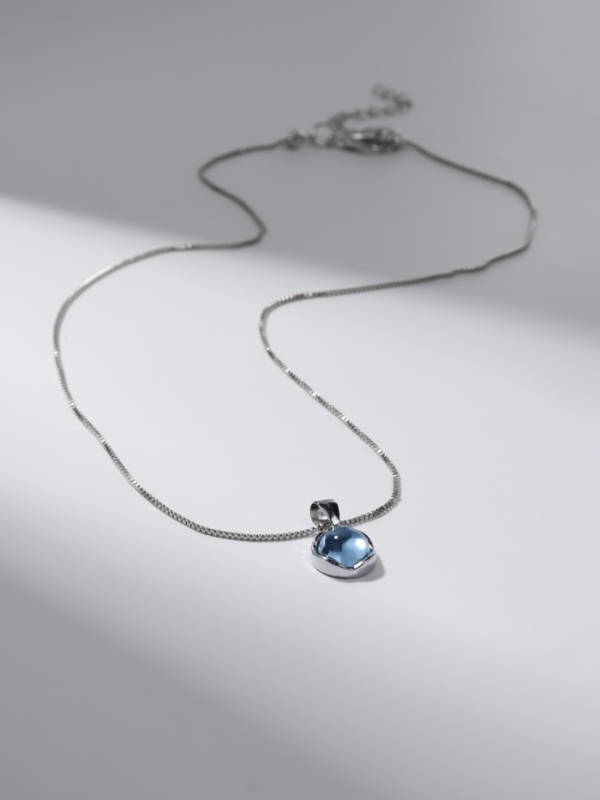 Кулон &laquo;Нежность&raquo; на цепочке, цвет голубой в серебре, 45 см