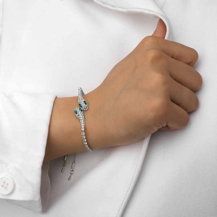 Браслет со стразами &laquo;Змея&raquo;, цвет зелёный в серебре