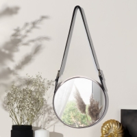 Зеркало настенное круглое «Антураж» d зеркальной поверхности 28 см, с ремешком из искусственной кожи, цвет МИКС Зеркало настенное круглое «Антураж» d зеркальной поверхности 28 см, с ремешком из искусственной кожи, цвет МИКС