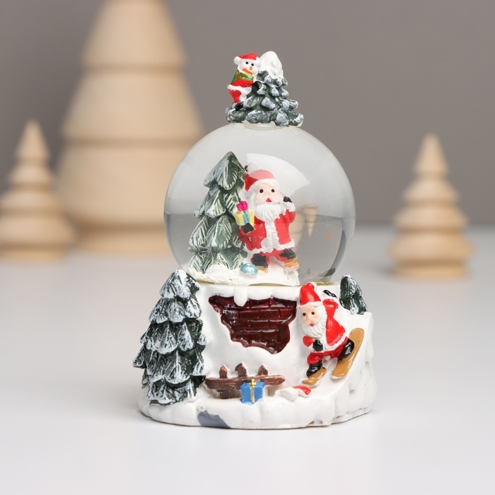 Сувенир полистоун водяной шар свет "Снеговик. Ёлочка" МИКС 5,5х5,5х9 см