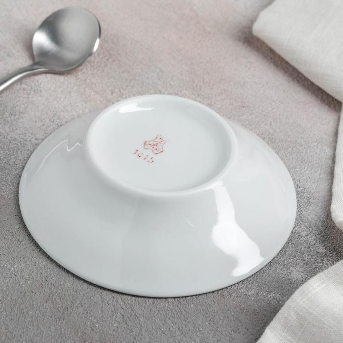 Блюдце фарфоровое &laquo;Стрекоза&raquo;, 105 мл, d=11 см, цвет белый