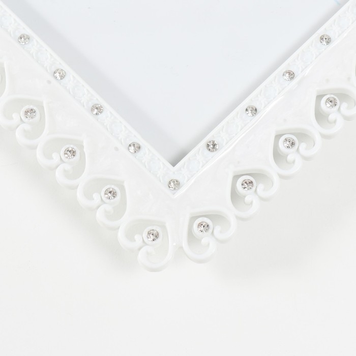 Фоторамка пластик 20х25 см "Рама из сердечек" молочная