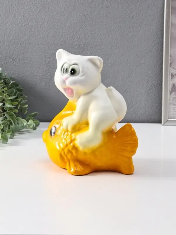 Копилка "Кот на рыбке" 21 см