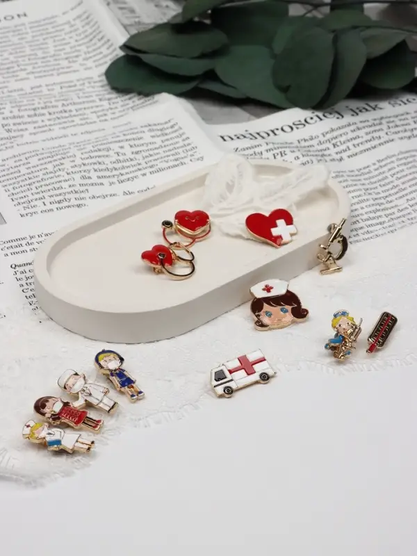 Брошь &laquo;Медицина&raquo;, форма МИКС, цвет золото (неделимая фасовка 12 шт., цена за шт.)