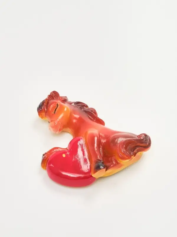 Магнит новогодний на холодильник &laquo;Лошадь с сердем&raquo;, 5.5 х 5.2 см