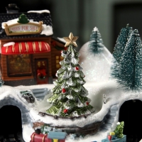 Светодиодная фигура &laquo;Поезд и ёлка&raquo; 20 &times; 20 &times; 16 см, полистоун, батарейки ААх3 (не в комплекте), USB, свечение тёплый белый