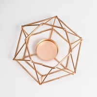 Подсвечник металл на 1 свечу "Шестигранник" золото 5,5х13х11,5 см Подсвечник металл на 1 свечу "Шестигранник" золото 5,5х13х11,5 см