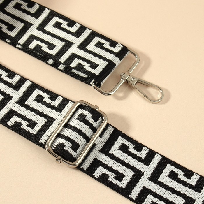 Ручка для сумки &laquo;Орнамент греческий&raquo;, стропа, с карабинами, 139 &plusmn; 3 &times; 3,8 см, цвет чёрно-белый