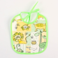 Нагрудник из нетканого полотна с ПВХ покрытием &laquo;Мультики&raquo;, цвет зеленый, р-р. 20х22см