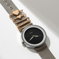 Шармы на ремешок для часов &laquo;Сердечки&raquo;, набор 5 шт., цвет бело-коричневый в золоте