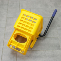 Отжим для мопов горизонтальный, пластик Отжим для мопов горизонтальный, пластик