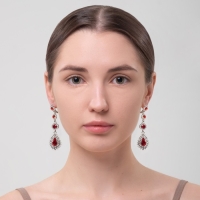 Серьги висячие со стразами &laquo;Вечерние&raquo; мадам, цвет бело-красный в серебре, 7 см