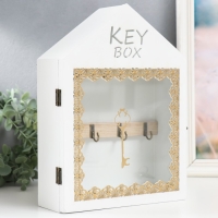 Ключница дерево 7 крючков "Дом. Узоры. Ключ" белая с золотом 22х8х30 см Ключница дерево 7 крючков "Дом. Узоры. Ключ" белая с золотом 22х8х30 см