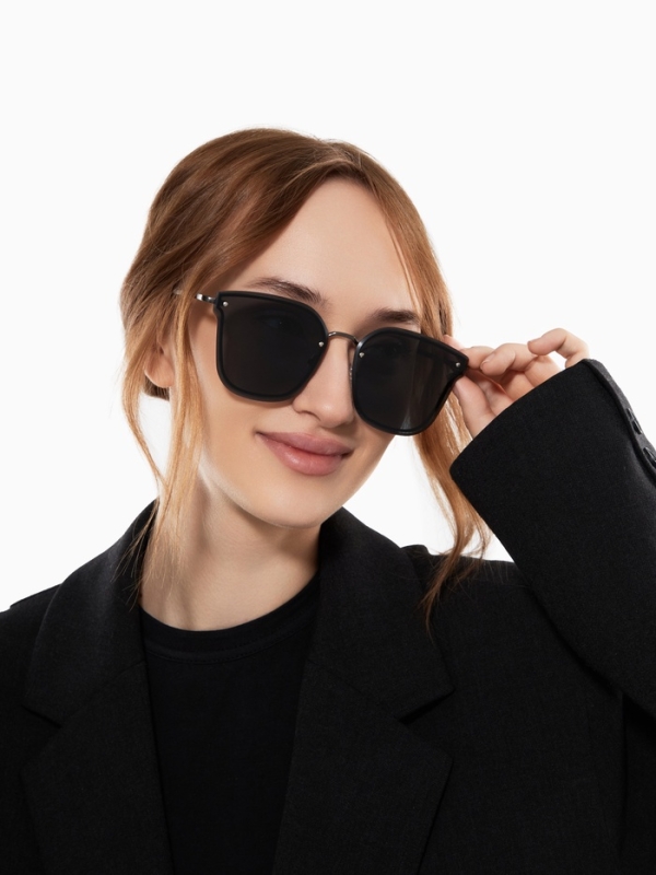 Очки солнцезащитные uv 400, дужка 13.2 см, ширина 13.8 см, линза 5.4&times;6 см