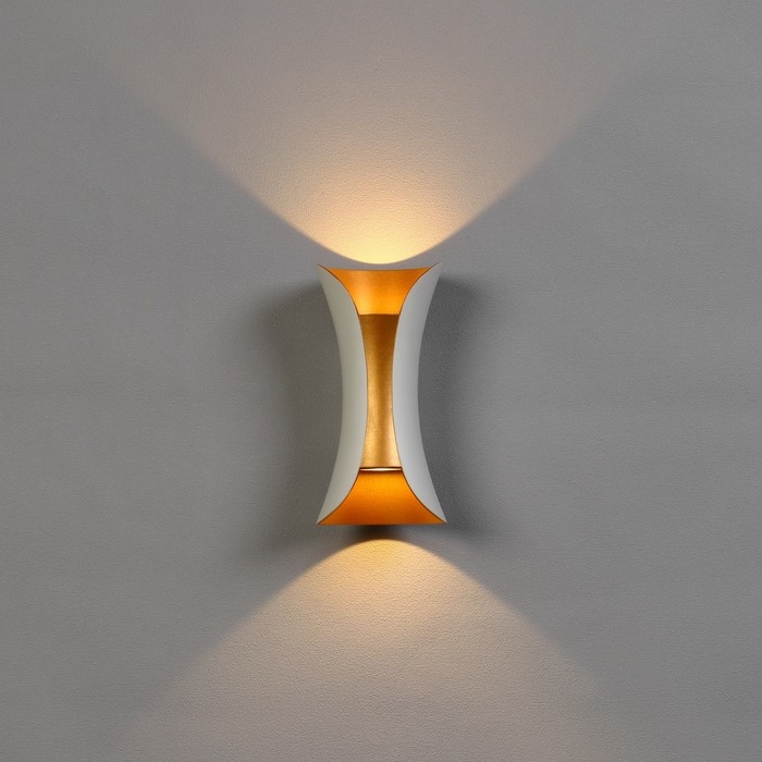 Светильник фасадный &laquo;Элегант&raquo;, FSD-035, 10 Вт, 3000К, 1 луч, IP65, 220В, пласт., бело-золот.   10084