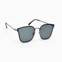 Очки солнцезащитные uv 400, дужка 13.2 см, ширина 13.8 см, линза 5.4&times;6 см