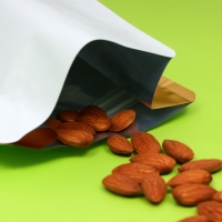 Пакет восьмишовный,плоское дно, белый-золотой,20 х 13 х 7см набор 50шт Пакет восьмишовный,плоское дно, белый-золотой,20 х 13 х 7см набор 50шт