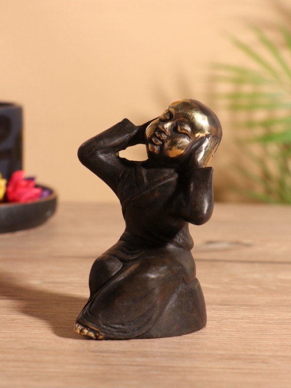 Сувенир бронза "Монах" 7х6х10 см
