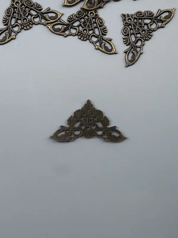 Уголок декоративный "Королевский" набор 10 шт 3,5х3,5 см