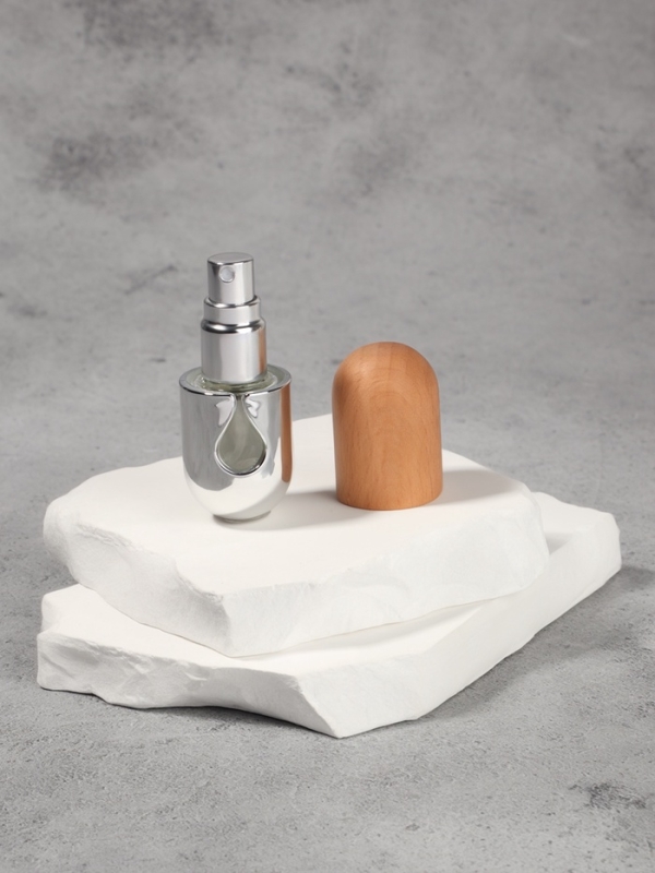 Флакон д/парфюма с распылителем 7мл d2,5*7см пластик дерево сер накл ОТ