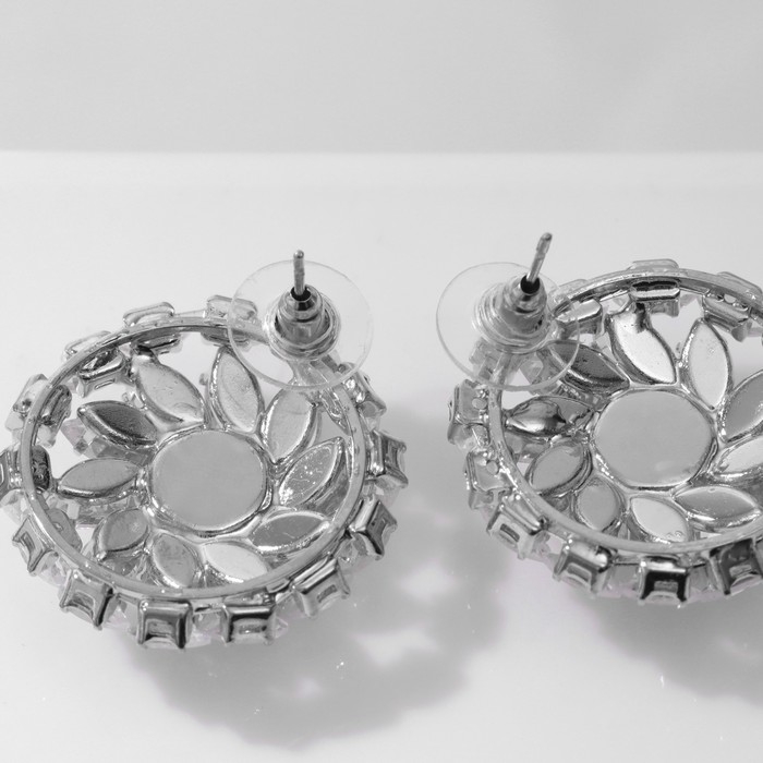 Серьги со стразами «Вспышка» цветочная, цвет белый в серебре Серьги со стразами «Вспышка» цветочная, цвет белый в серебре