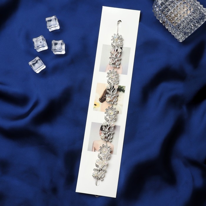 Аксессуар для волос "Берта" (с невидимками) цветы, листья, 23,5 см, серебристо-белый