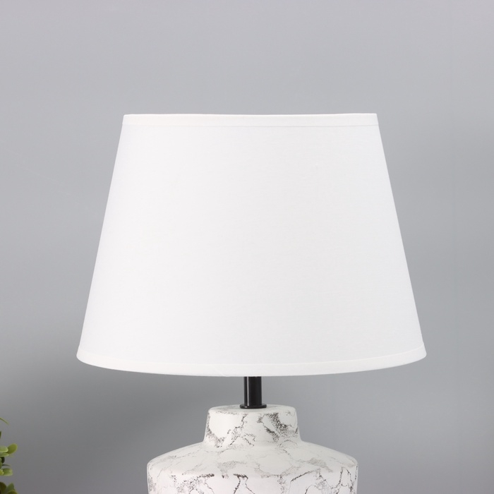 Лампа настольная "Клауд" 1х40Вт Е27 белый/черный 25х25х38,,5см