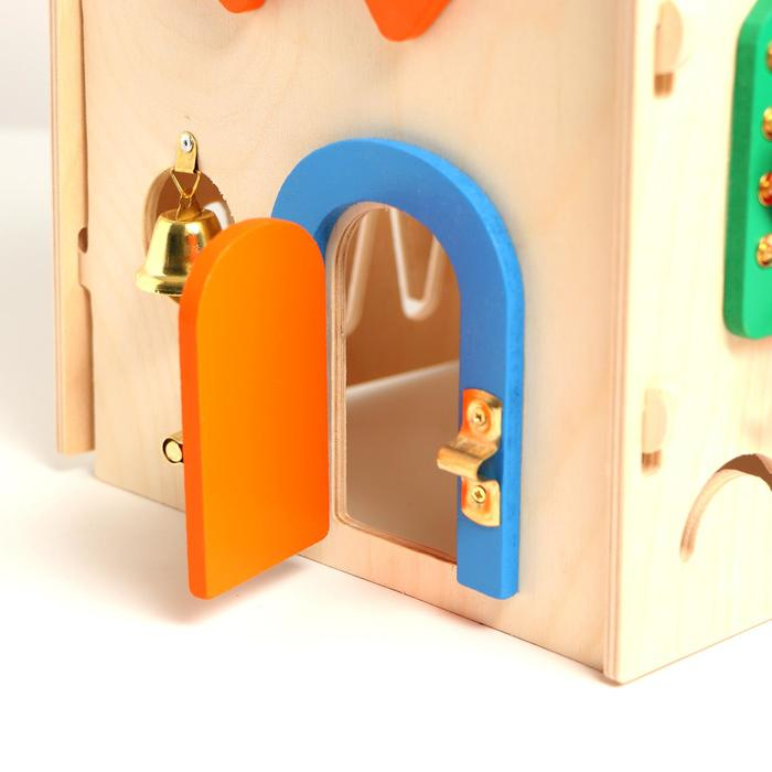 Бизиборд &laquo;Музыкальный домик&raquo;