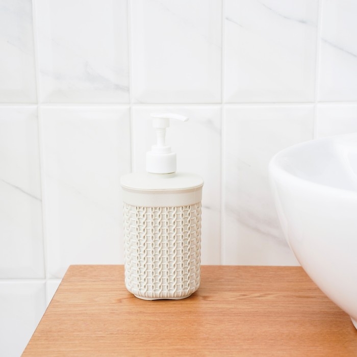 Дозатор для мыла &laquo;Вязание&raquo;, 500 мл, цвет белый ротанг