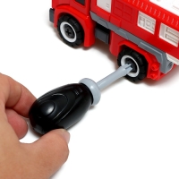 Конструктор винтовой &laquo;Пожарная&raquo;, 2 в 1 робот-машина