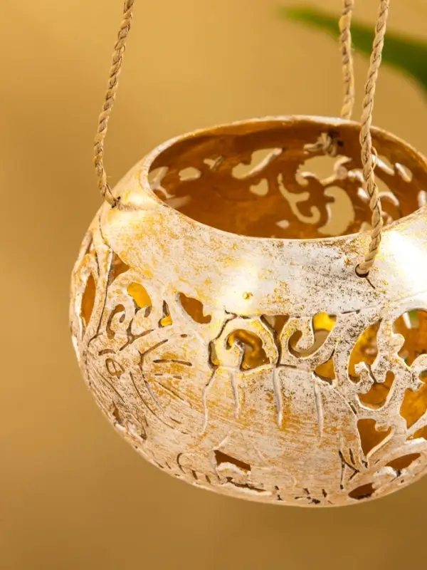 Подсвечник подвесной из кокоса, 9-11 см, бело-золотой
