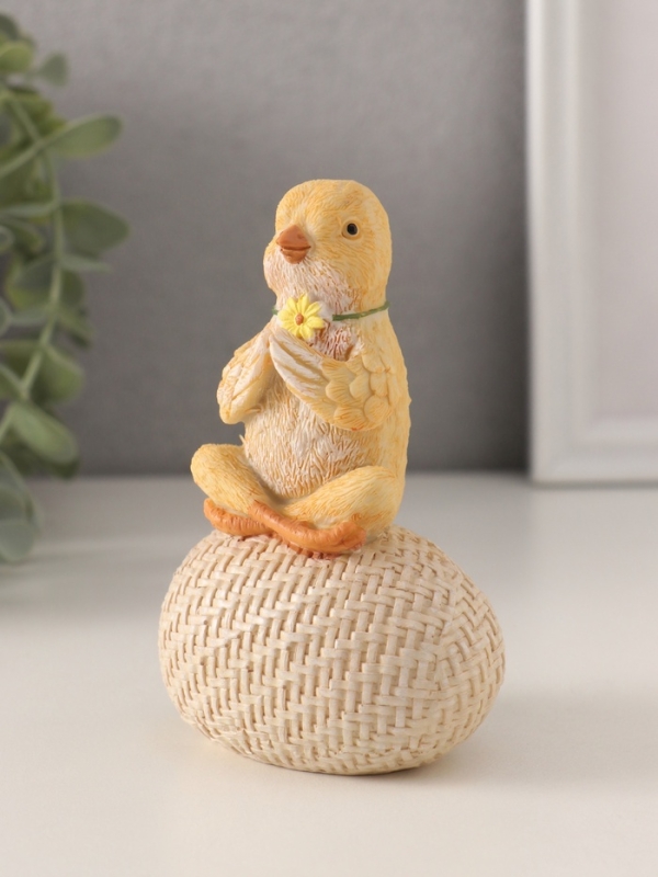 Сувенир полистоун "Цыплёнок на яйце - дзен" 7,5х5,5х11,5 см