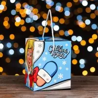 Коробка подарочная новогодняя &laquo;Снегурочка&raquo;,12&times;12&times;15.5 см