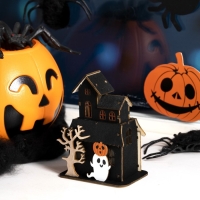 Светодиодная игрушка &laquo;Дом с привидением&raquo; 9 &times; 12 &times; 6 см, пластик, батарейки LR1130х3 (в комплекте), свечение тёплое белое