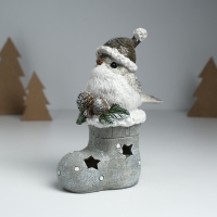 Сувенир полистоун свет "Воробышек в колпаке сидит на новогоднем сапоге" серый 7,6х9,5х15 см   103258