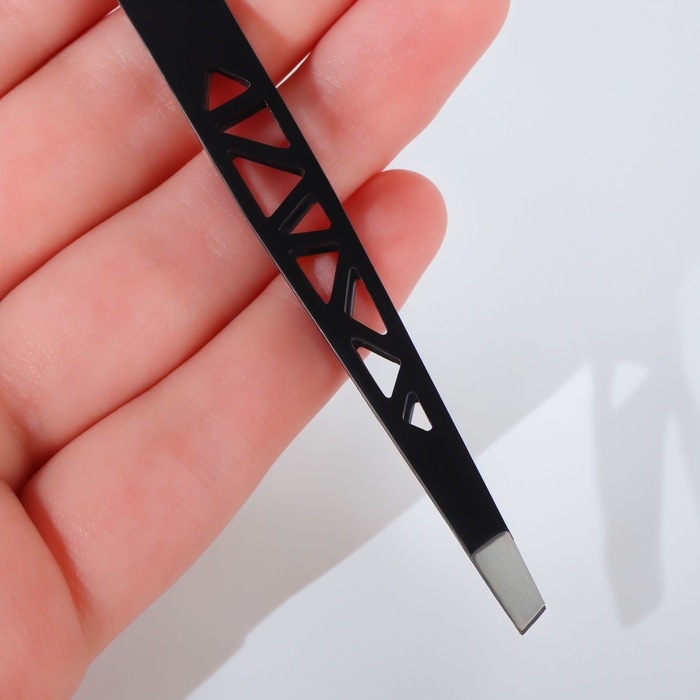 Пинцет &laquo;Геометрия&raquo;, скошенный, 9,5 см, цвет чёрный