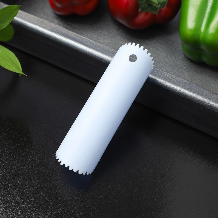 Трубка для чистки чеснока Доляна &laquo;Тирик&raquo;, 12&times;3,5 см, цвет голубой