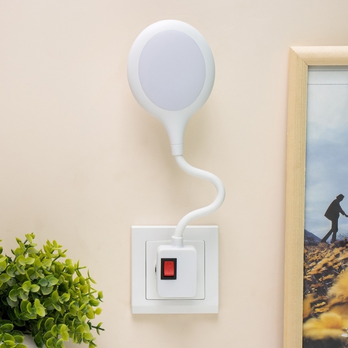 Бра в розетку "Джойс" LED 7Вт белый 1,5х12х31 см
