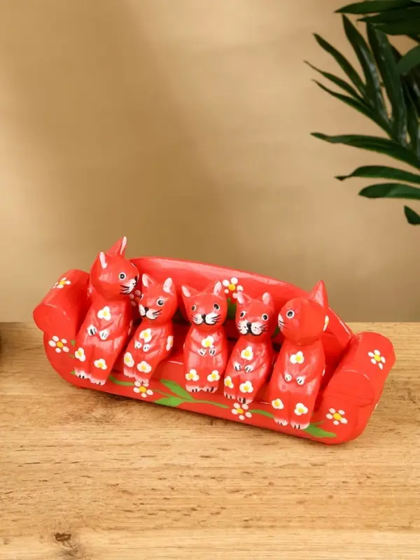 Сувенир "Кошачье семейство" дерево 20х5х10 см, цв. красный