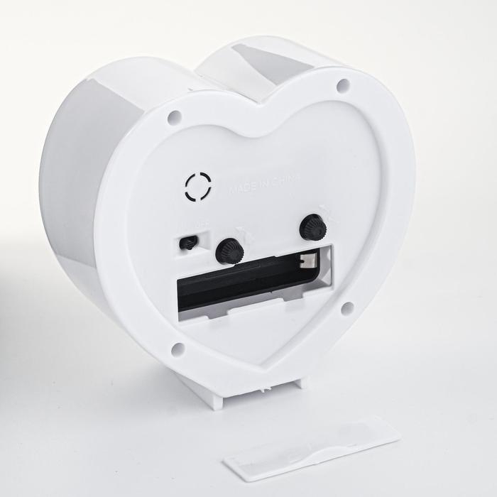 Часы настольные будильник &laquo;Амес&raquo;, циферблат d-9 см, 11&times;11 см