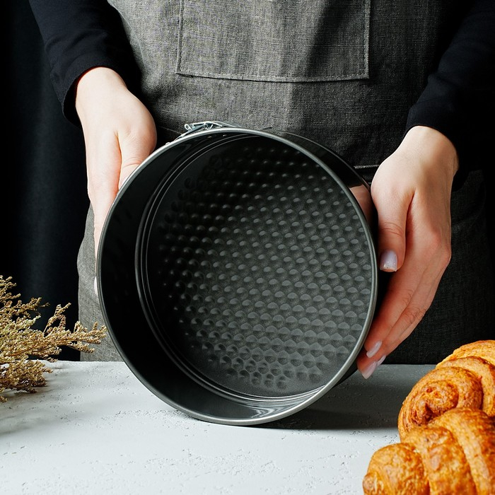 Форма для выпечки Доляна &laquo;Элин. Круг&raquo;, d=22 см, съёмное дно, антипригарное покрытие, цвет чёрный