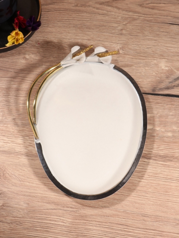 Блюдо сервировочное овальное "Белые цветы каллы" белое с золотом, нерж. сталь 24х17,5х4 см   1043955