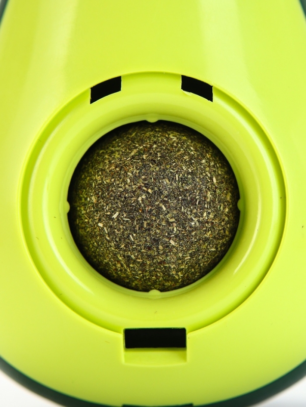 Игрушка-неваляшка с кошачьей мятой и пером "Авокадо", 15 см